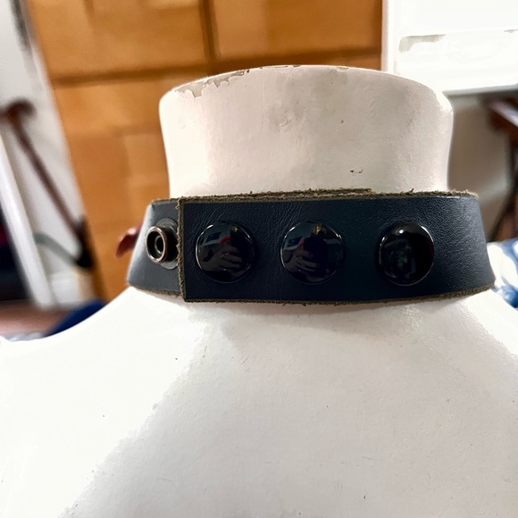 Wood Necklace - Picture 5 of 6